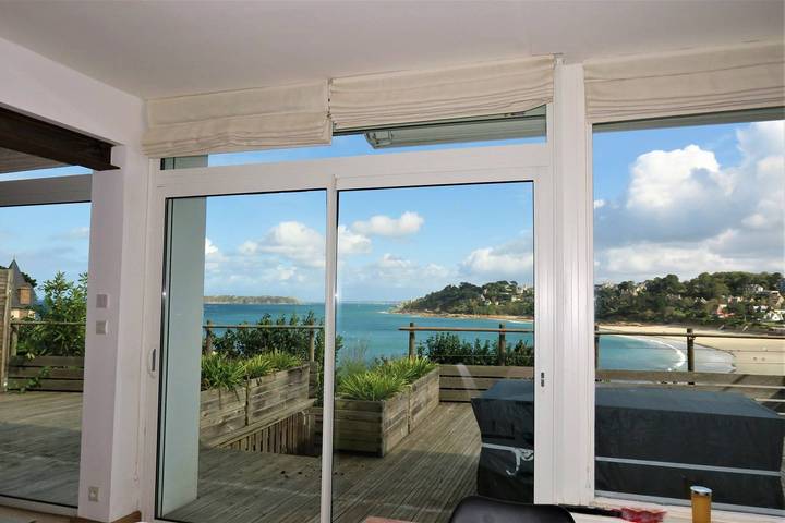 Location de vacances pour 8 personnes, avec balcon dans Plage Trestraou