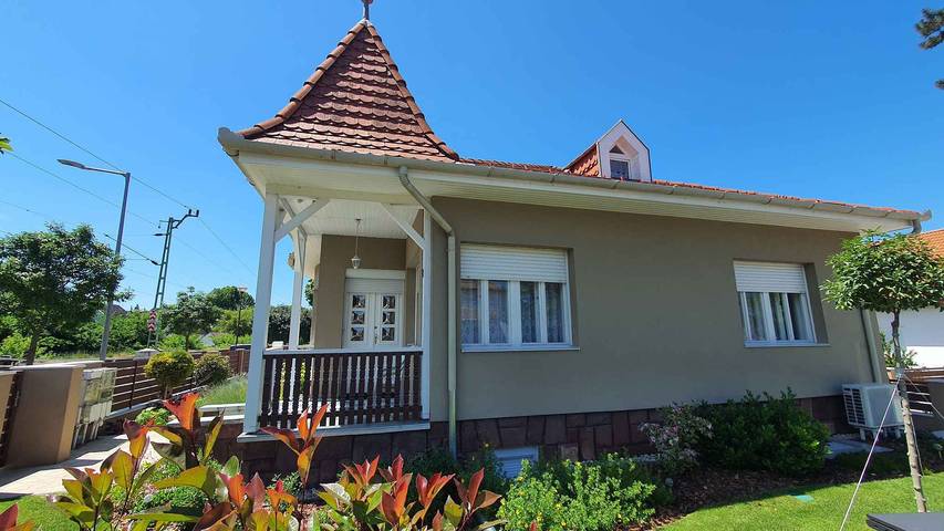 Location de vacances pour 4 personnes, avec jardin en Hongrie