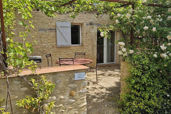 Location de vacances pour 4 personnes, avec jardin à Riez