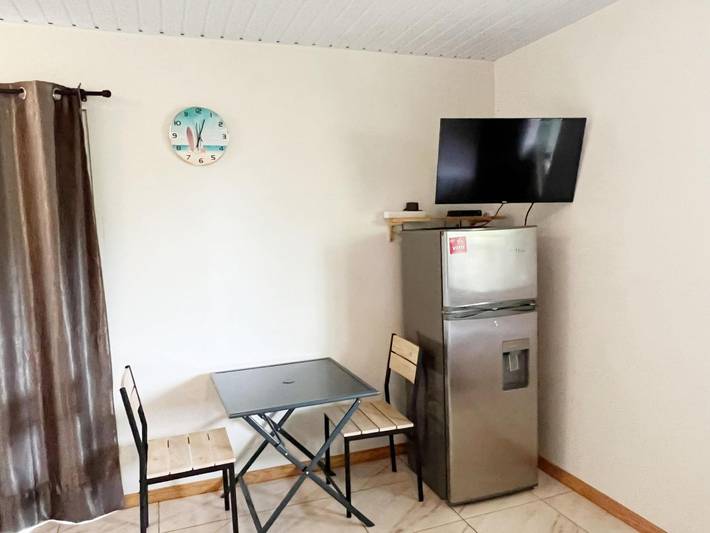 Gîte pour 2 personnes, avec piscine et jardin dans Tahiti - 4