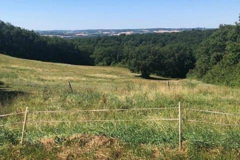 Location de vacances pour 5 personnes, avec piscine et terrasse ainsi que jardin et vue, animaux acceptés à Damiatte - 2