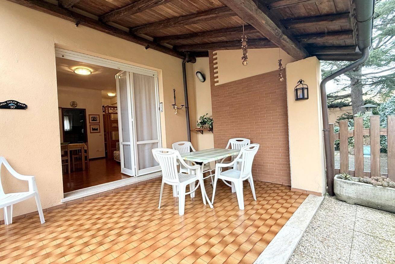 Entire apartment, N295 – Numana, three-room apartment a stone's throw from the center in Sirolo, Riviera del Conero