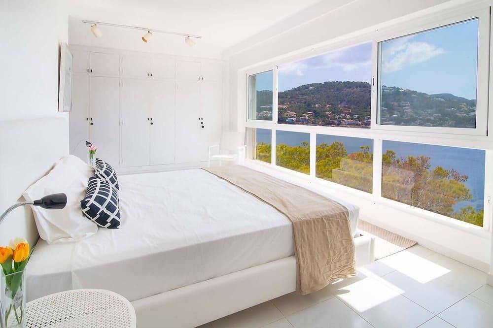 Belle villa majorquine avec accès direct et privé à la mer et piscine privée in Cala en Fonoll (Andratx), Andratx
