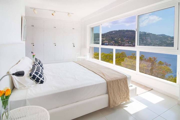 Belle villa majorquine avec accès direct et privé à la mer et piscine privée in Cala en Fonoll (Andratx), Andratx