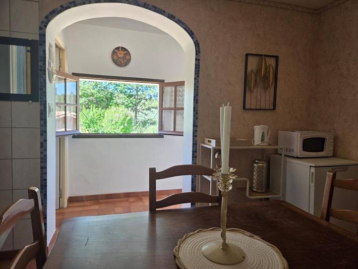 Chambre d’hôte pour 2 personnes, avec jardin et vue à Angles (Alpes-de-Haute-Provence)