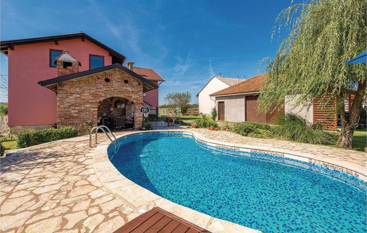 Gemütliche Ferienwohnung mit Pool und Außenküche in der Nähe des Flusses Kupa in Karlovac, Karlovac und Umgebung