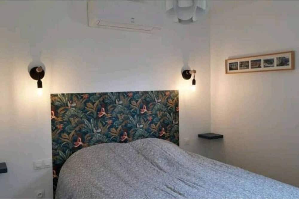 Villa provençale et appartement indépendant, clim jardin & piscine. in Blauzac, Région de Nîmes
