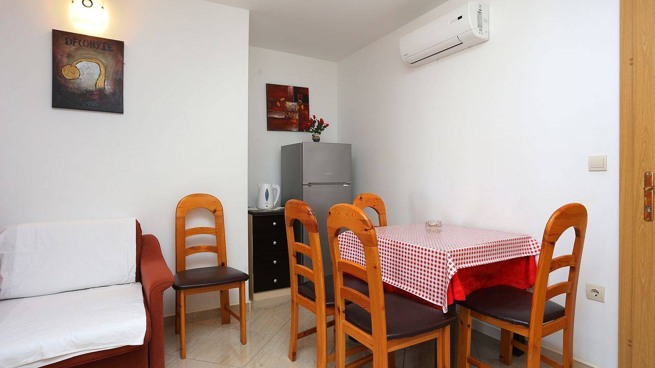 Ganze Ferienwohnung, Ferienwohnung für 6 Personen (45 m²) in Rat in Zivogosce, Makarska Riviera