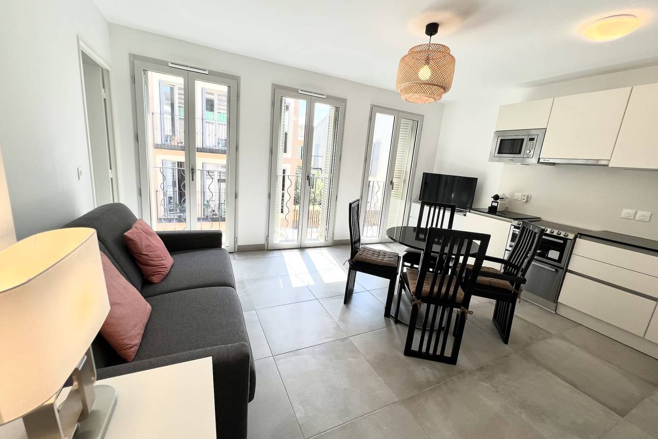Apartamento entero, Old Antibes - 4 beds - Private parking in Antibes, Region de Cannes