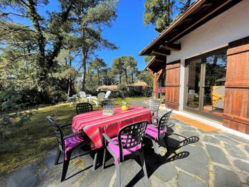 Location de vacances pour 8 personnes, avec terrasse dans Pyla Plage