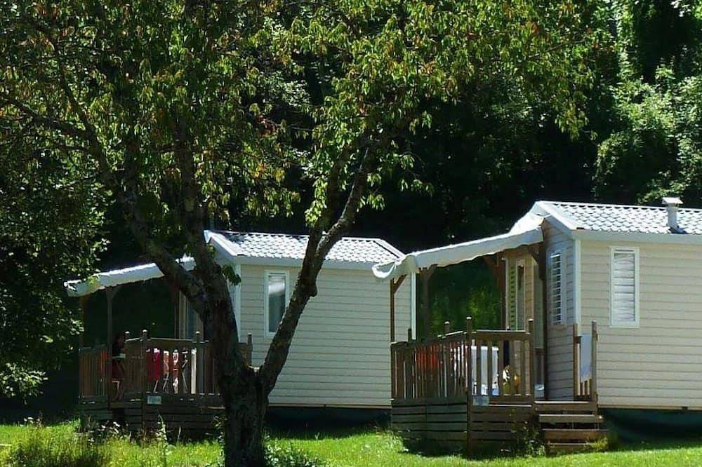 Zecamping 3* piscine chauffée club enfant locatif Tv Bbq 16m2 2 pers in Florac-Trois-Rivières, Cévennes