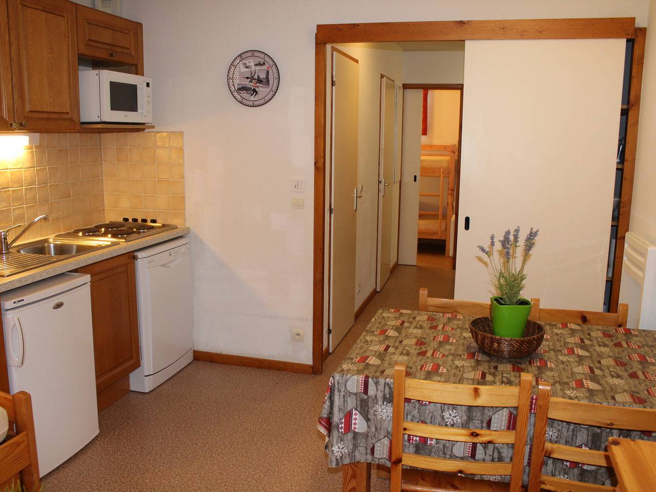 Appartement entier, Appart 4 pers, pied des pistes, parking couvert in La Joue du Loup, Le Dévoluy