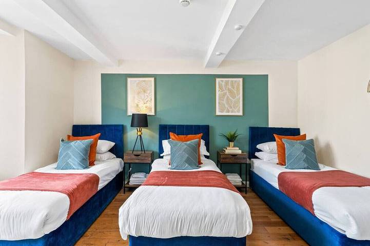 Glamping for 12 people in Brighton