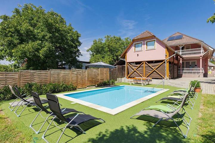 Ferienhaus für 14 Personen, mit Garten und Pool - 1