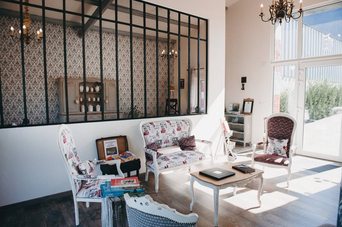 Chambres d'hôtes Au Charme d'Antan - Chambre Azélice in Féron, Avesnes-sur-Helpe