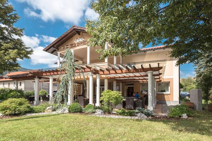 Maison d’hôte pour 3 personnes, avec vue et jardin dans Kočevje