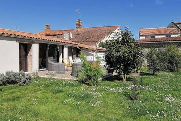 Gîte pour 6 personnes, avec jardin à Le Bernard
