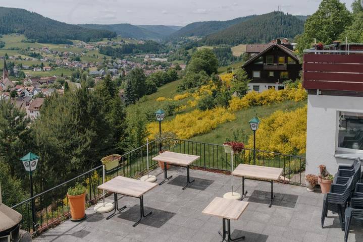 Gästehaus für 5 Personen, mit Balkon und Ausblick - 1