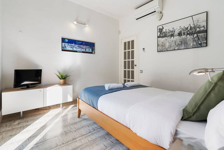Apartamento entero, Apartamento de vacaciones para 3 personas con balcón in Centro Barcelona, Barcelona