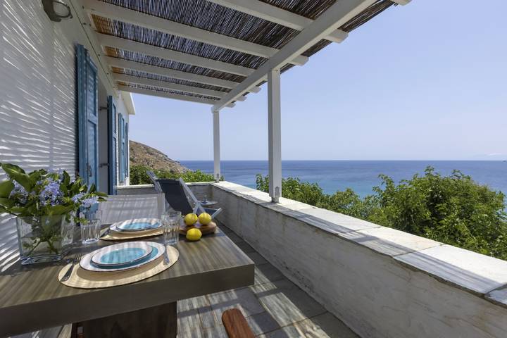 Location de vacances pour 6 personnes, avec balcon ainsi que vue sur l’océan et jardin dans Andros