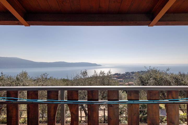 Ferienwohnung für 4 Personen, mit Balkon und Garten sowie Seeblick