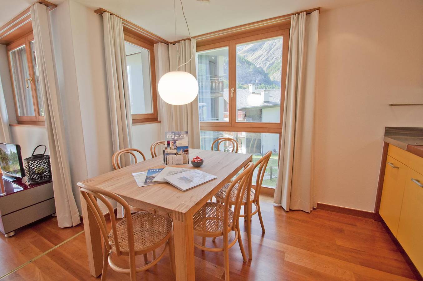 Ganze Wohnung, Ferienwohnung für 4 Personen mit Sauna in Zermatt, Walliser Alpen
