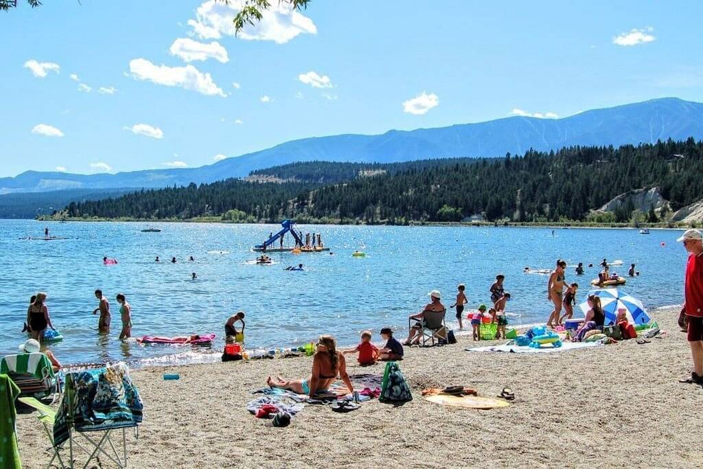 Ganze Wohnung, Contemporary | Cozy | Pool | Hot Tub | Lake Front in Kootenay-Nationalpark