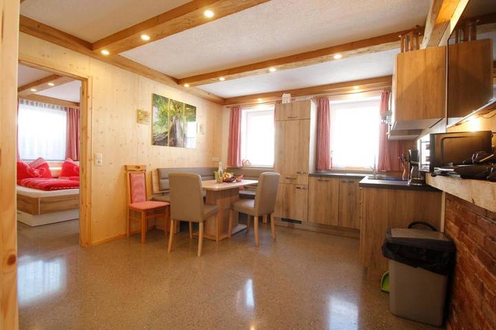 Ferienwohnung für 5 Personen, mit Terrasse und Garten sowie Ausblick