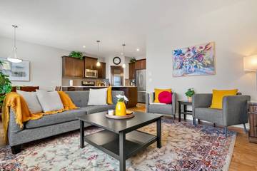 Holiday Rental for 9 People in Calgary, Canadian Rocky Mountains, Photo 3