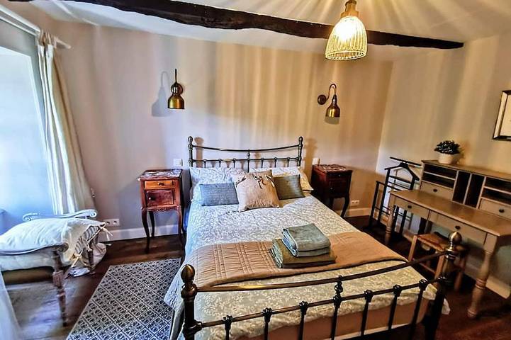 Gîte pour 5 personnes, avec balcon et jardin, animaux acceptés à Ségur-le-Château - 4