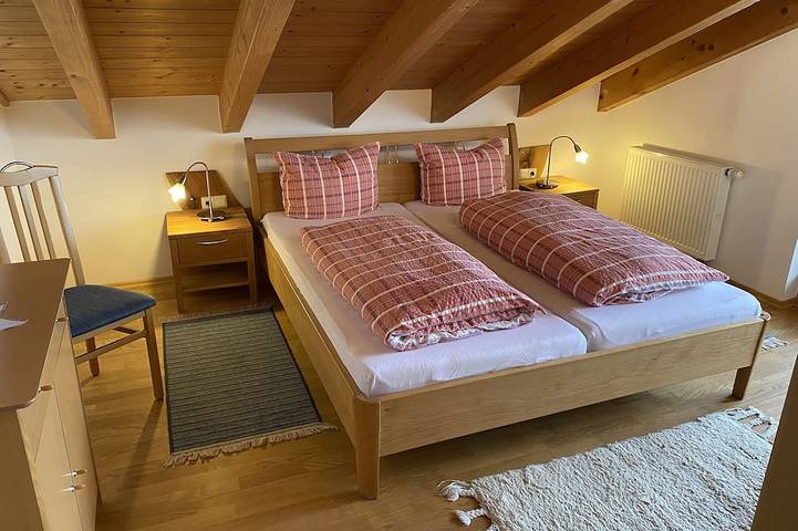 Apartamento entero, (1) Apartamento de dos habitaciones 42 m 2, ducha / Wc, dormitorio adicional, cocina americana, balcón in Reit im Winkl, Alpes Bávaros