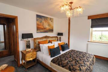 Cottage for 10 People in Whitby, North Yorkshire, Photo 1
