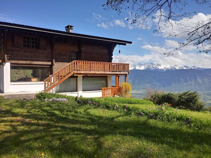 Chalet pour 5 personnes, avec jardin ainsi que vue et balcon