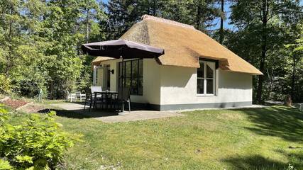 Bungalow für 2 Personen, mit Terrasse und Balkon/Terrasse in den Niederlande