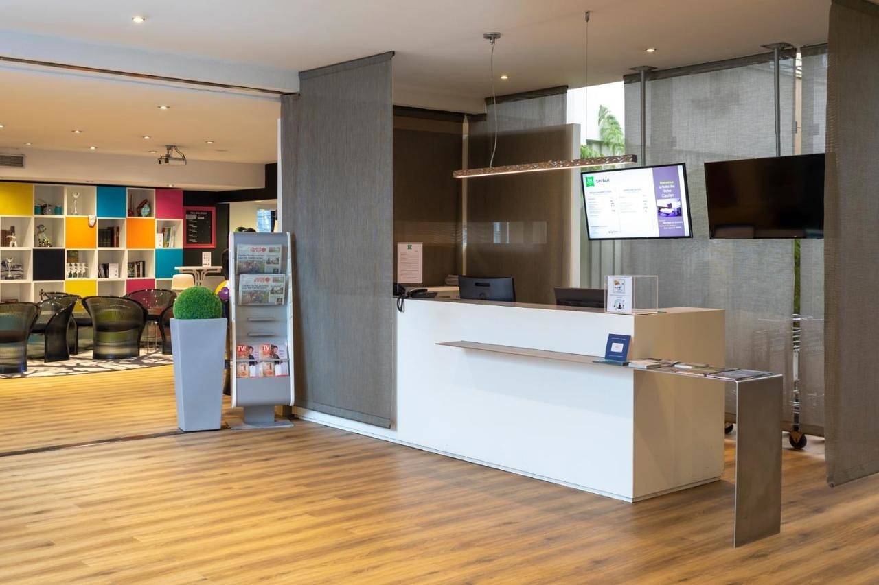 Hôtel pour 4 personnes avec terrasse in Caudan, Côte des Mégalithes