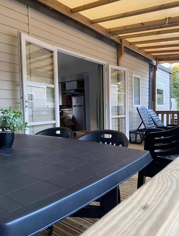 Camping voor 6 personen, with zwembad and kinderzwembad as well as whirlpool and tuin in Capbreton