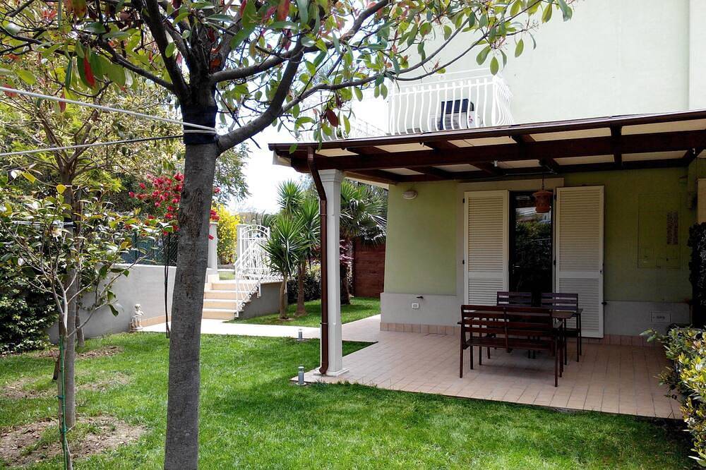 Ferienwohnung - Marcelli di Numana / Wohnung in villetta mit privatem Garten, 150 Meter vom Meer - setzt Auto privat - neuer Bau in Marcelli, Riviera del Conero