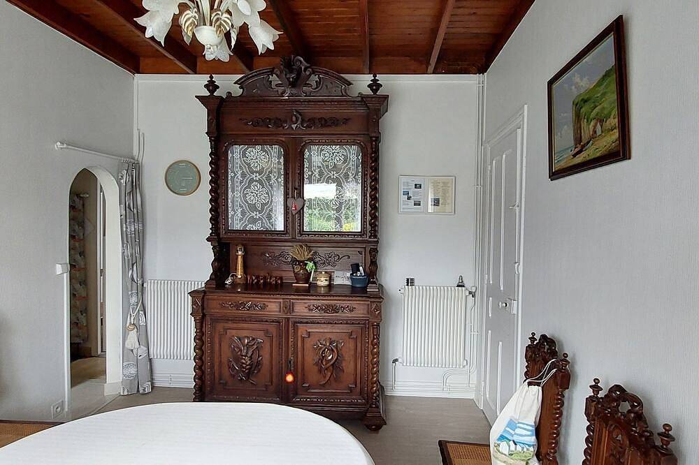 Villa 300m From The Beach By Pedestrian Way Flowered Garden Closed Near Shops in Agon-Coutainville, Coutances