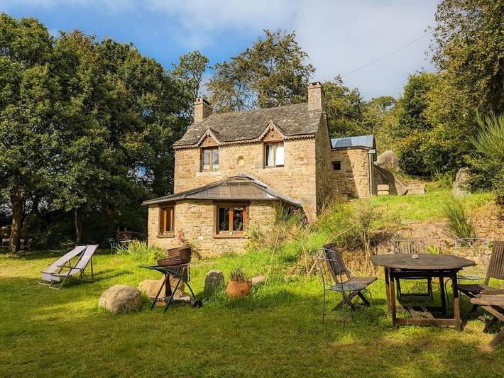 Gîte pour 6 personnes, avec jardin et vue à Lanvellec