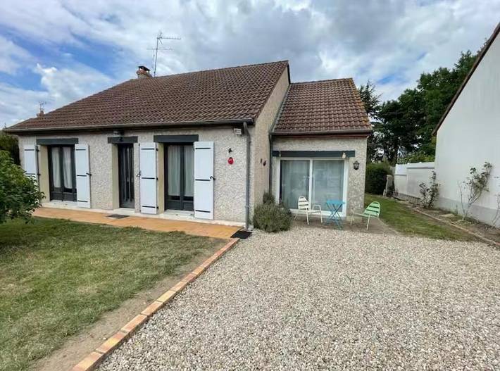 Location de vacances pour 8 personnes, avec Terrasse et Jardin à Saint-Hilaire-de-Court