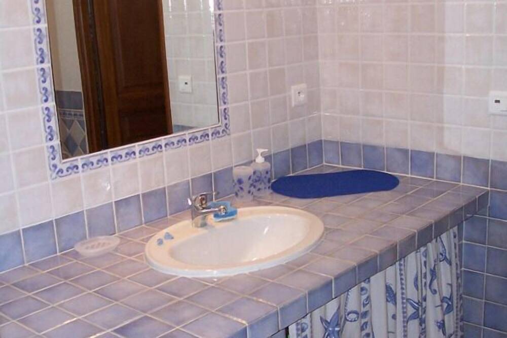 Cottage Blue Ampus - Ampus in Ampus, Draguignan Region