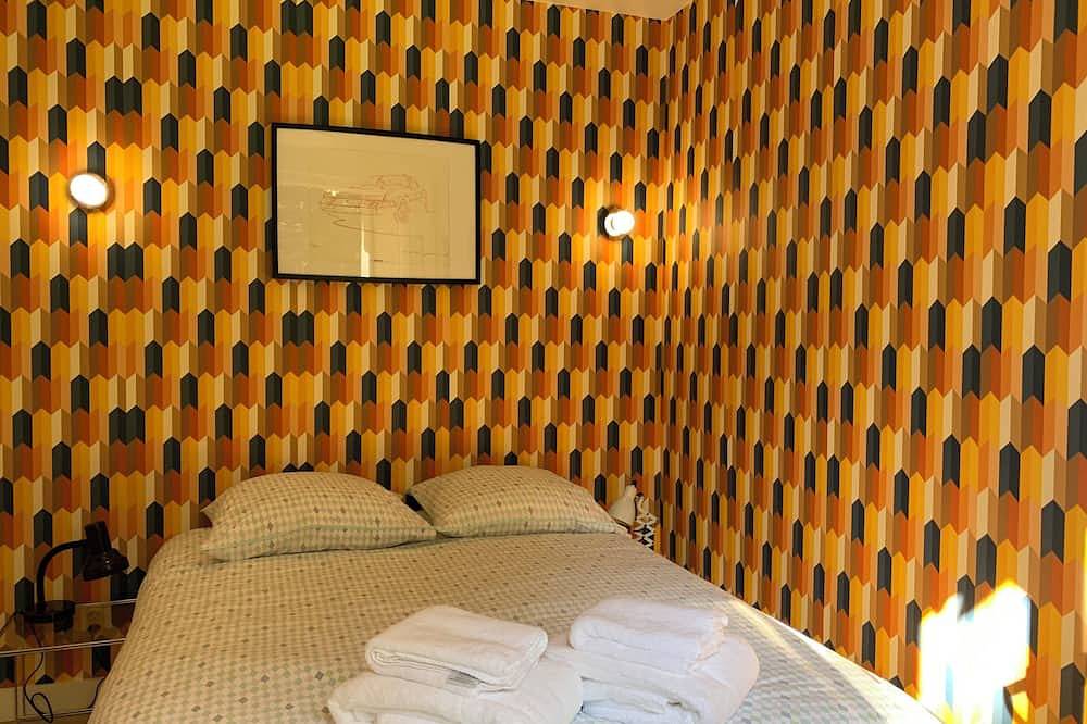 Classic Driver Home 2, maisonnette vintage en pleine nature in Royat, Parc naturel régional des Volcans d'Auvergne