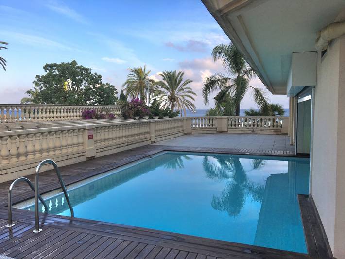 Gîte pour 2 personnes, avec piscine et vue sur l’océan ainsi que balcon et vue à Menton - 2