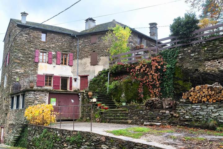 Gîte pour 3 personnes, avec Terrasse et Jardin dans Molezon