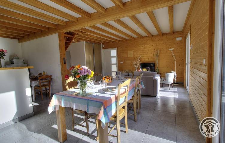 Gîte pour 5 personnes, avec jardin à Saint-Clément-sur-Valsonne