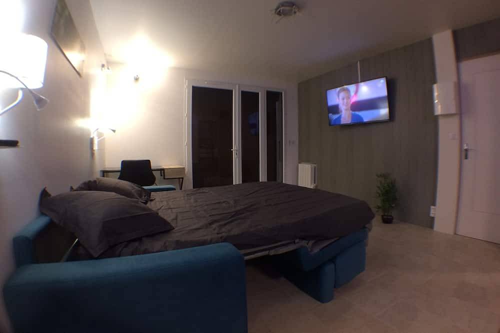 Appartement entier, Rare, Cosy studio \"type loft\" avec terrasse et jardin au cœur de St Jorioz. in Saint-Jorioz, Parc naturel régional du Massif des Bauges