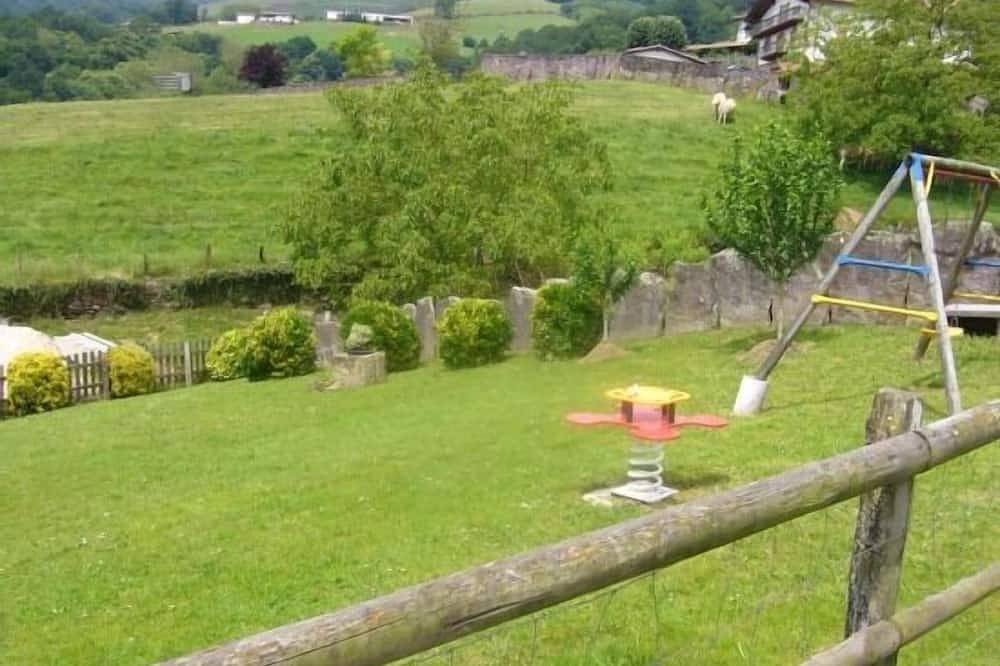 Rural house completely renovated in the Baztan valley in Azpilikueta, Baztan