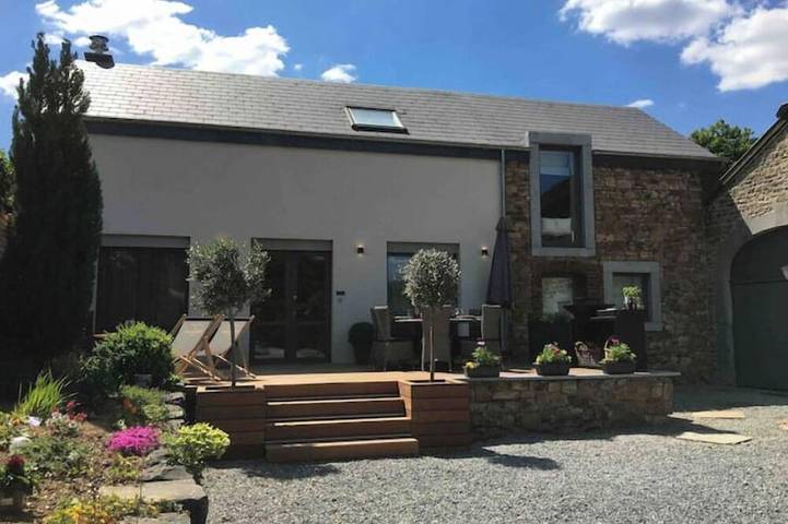 Location de vacances pour 7 personnes, avec jardin dans Mormont