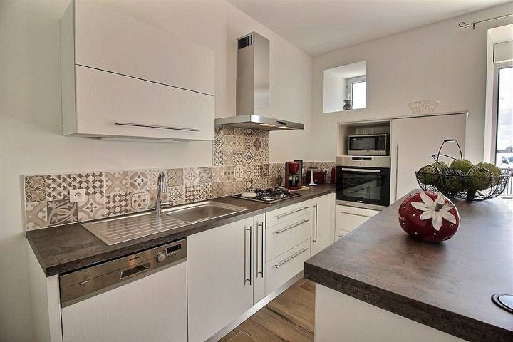 Gîte pour 6 personnes, avec jardin et terrasse à Kerbors - 3