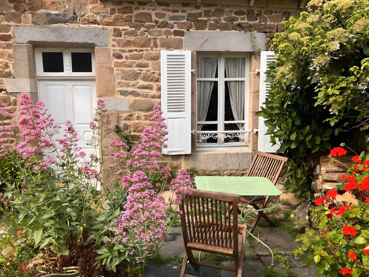 Chambre d’hôtes « Île de Bréhat » avec terrasse privée et Wi-Fi in Île-de-Bréhat, Côte de Goëlo